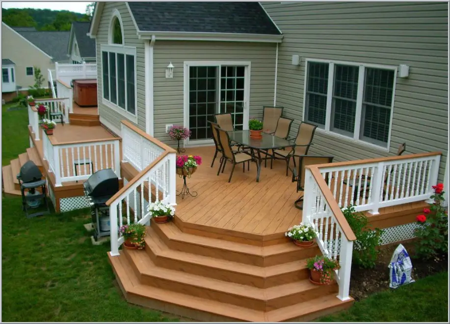 Multi-tier custom deck with railings